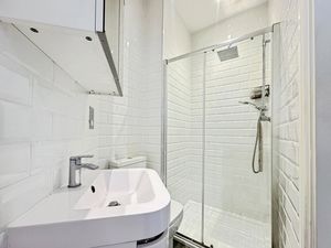 HIGH STREET- click for photo gallery